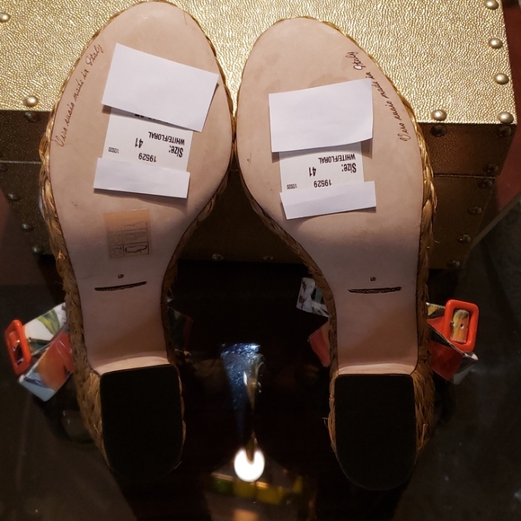 Dolce and Gabbana - Picture 7 of 16